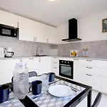 West Townhouse Lobon Casa vacanze *