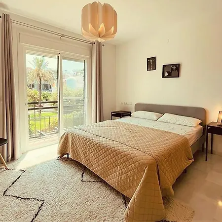 West Townhouse Lobon Holiday home