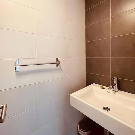 West Townhouse Lobon Holiday home