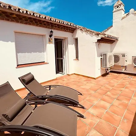 West Townhouse Lobon Holiday home