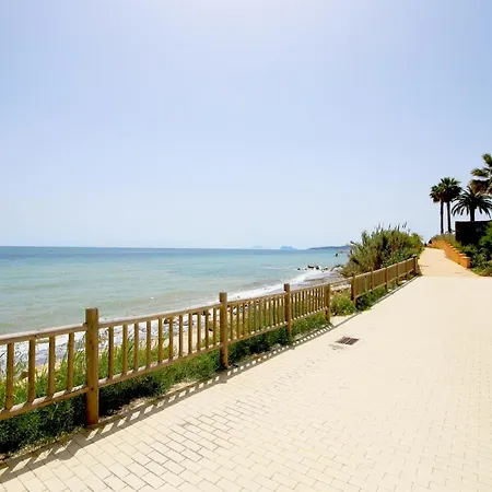 West Townhouse Lobon Σπίτι διακοπών Εστεπόνα