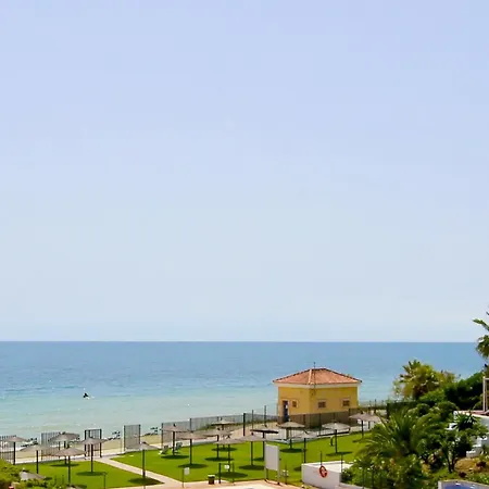 West Townhouse Lobon * Εστεπόνα
